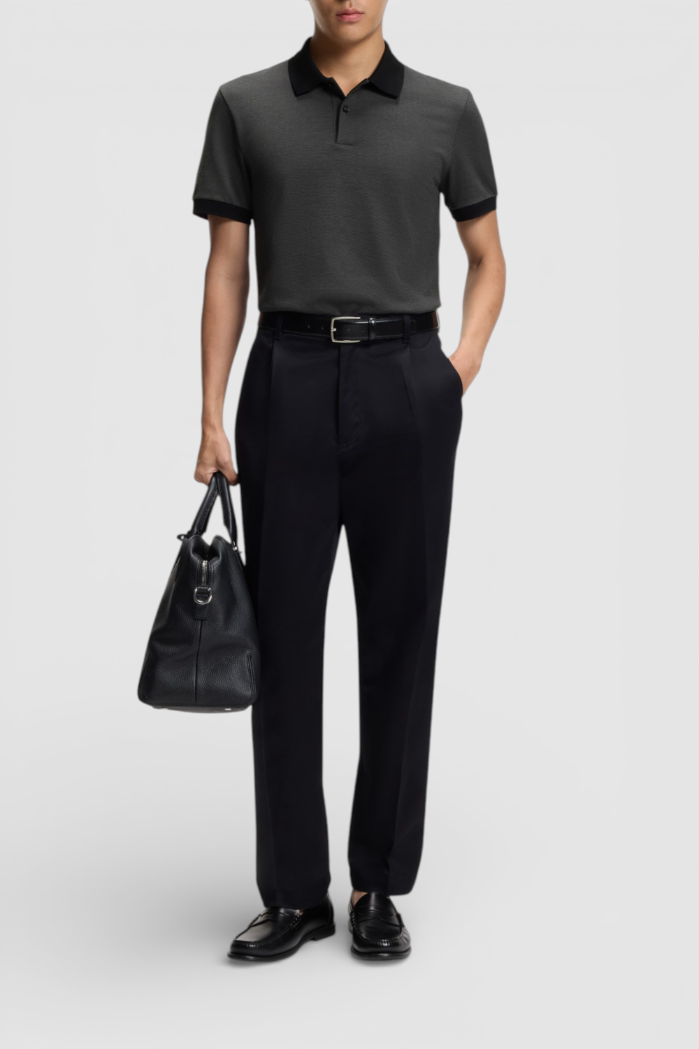 תמונת כל הלוק של חולצת פולו